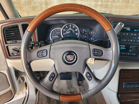 Used 2004 Cadillac Escalade AWD image 34