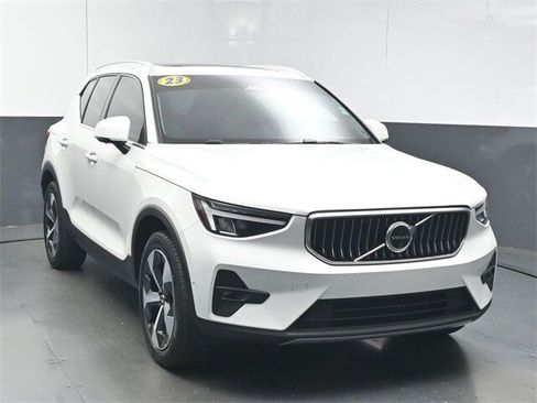 Used 2023 Volvo XC40 B5 Plus w/ Driver Assist Package image 2