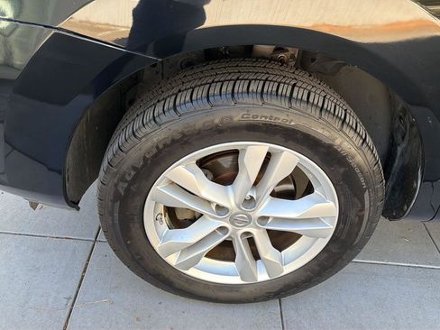 Used 2012 Nissan Rogue SV FWD image 9