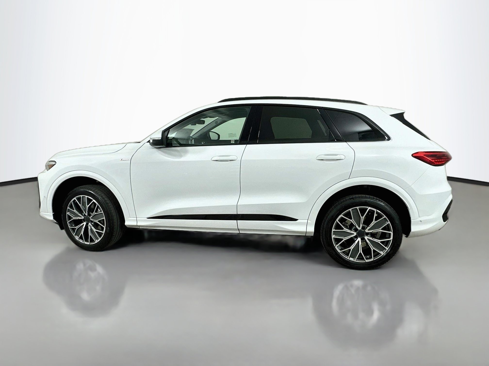 New 2026 Audi Q5 Premium Plus AWD/4WD image 4
