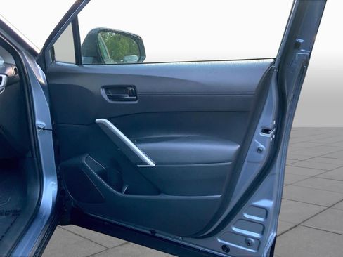 Certified 2025 Toyota Corolla Cross LE w/ Moonroof Package AWD/4WD image 23
