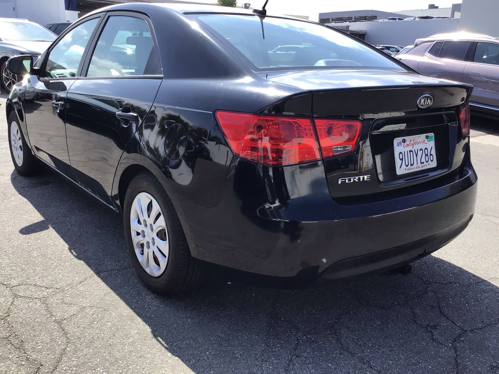 Used 2011 Kia Forte LX FWD image 3