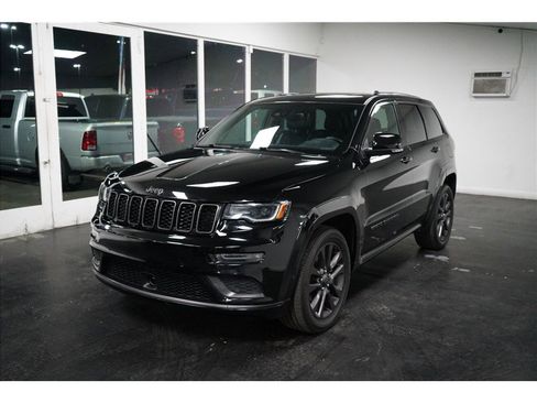 Used 2018 Jeep Grand Cherokee High Altitude image 3