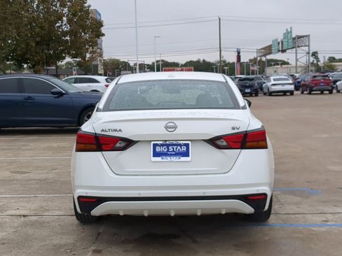 Used 2024 Nissan Altima 2.5 SV image 5