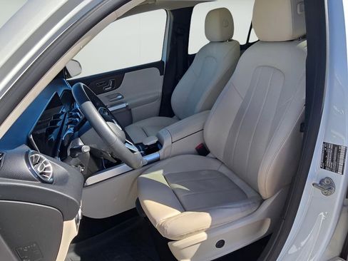 Used 2021 Mercedes-Benz GLB 250 4MATIC w/ Premium Package image 29