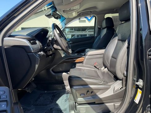 Used 2019 Chevrolet Suburban LT AWD/4WD image 15