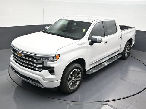 Used 2024 Chevrolet Silverado 1500 High Country AWD/4WD image 16