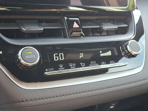 Certified 2025 Toyota Corolla SE w/ Convenience Package FWD image 19