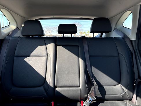 Used 2021 Kia Seltos SX w/ SX Sunroof Package image 6