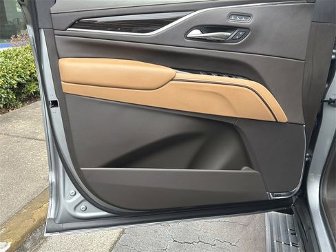 Certified 2024 Cadillac Escalade Sport w/ LPO, ONYX Package image 10