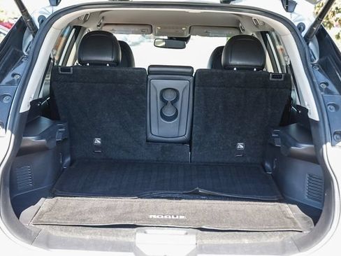 Used 2018 Nissan Rogue SL FWD image 29