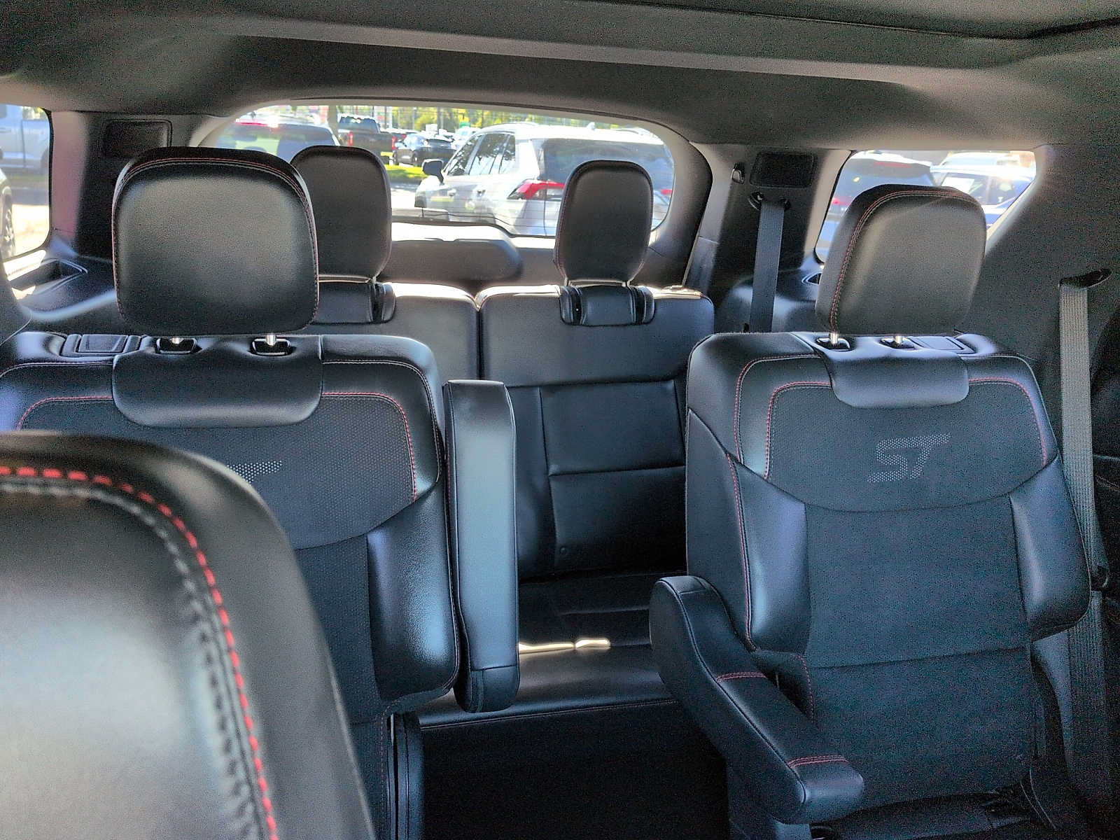 Certified 2025 Ford Explorer ST AWD/4WD image 11