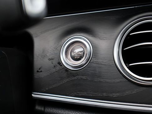 Used 2018 Mercedes-Benz E 43 AMG 4MATIC Sedan w/ Premium 2 Package image 29