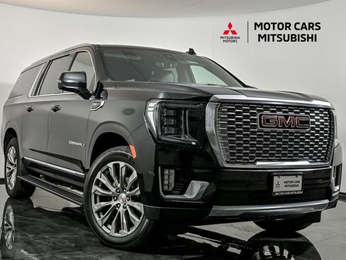 Used 2021 GMC Yukon XL Denali w/ Denali Premium Package AWD/4WD image 1