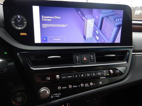 Used 2023 Lexus ES 350 w/ Premium Package image 17