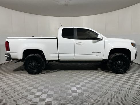 Used 2022 Chevrolet Colorado LT w/ Fleet Safety Package RWD image 9