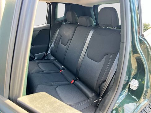 Used 2021 Jeep Renegade Sport image 28