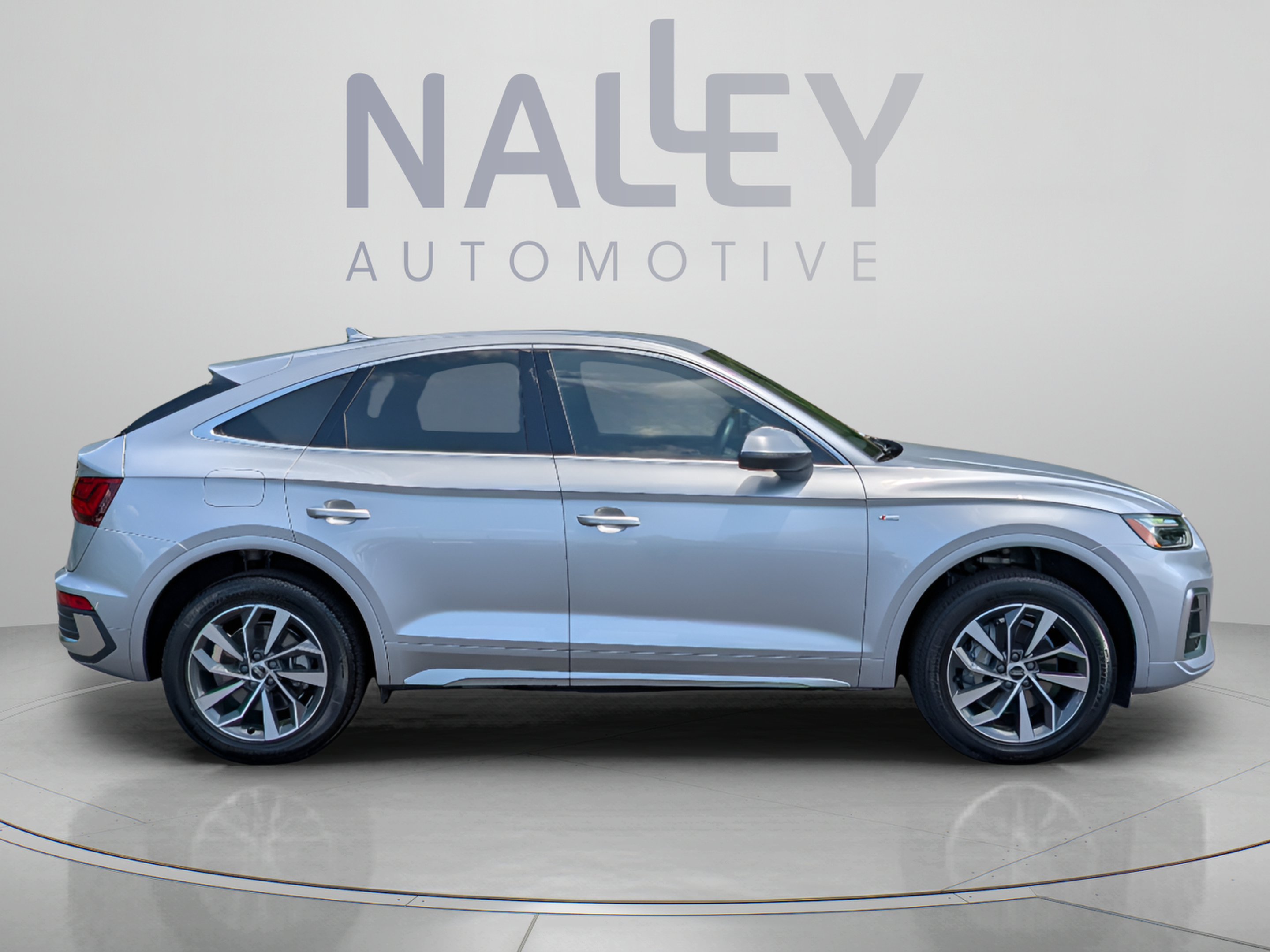 Used 2023 Audi Q5 2.0T Premium Plus w/ Premium Plus Package AWD/4WD image 6