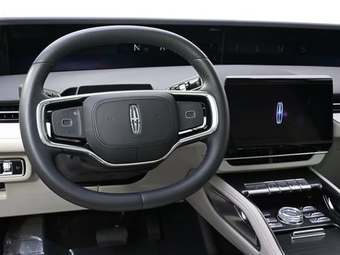 New 2026 Lincoln Nautilus Reserve AWD/4WD image 12
