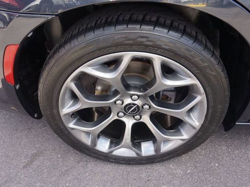 Used 2018 Chrysler 300 S w/ 300S Premium Group RWD image 13