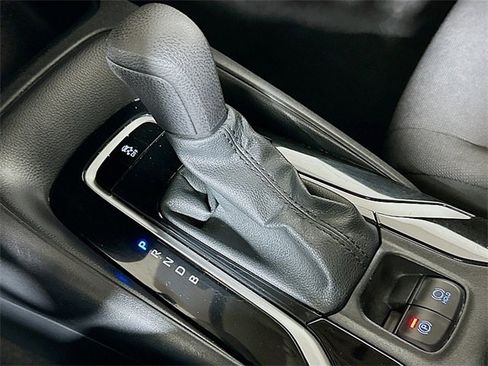 Used 2022 Toyota Corolla LE image 17