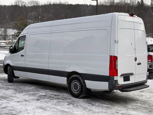Used 2021 Mercedes-Benz Sprinter 2500 image 3