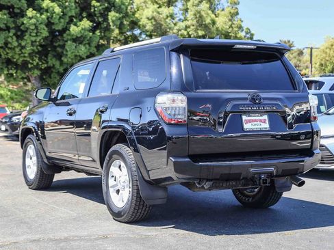 Certified 2022 Toyota 4Runner SR5 Premium w/ Moonroof Package RWD image 6