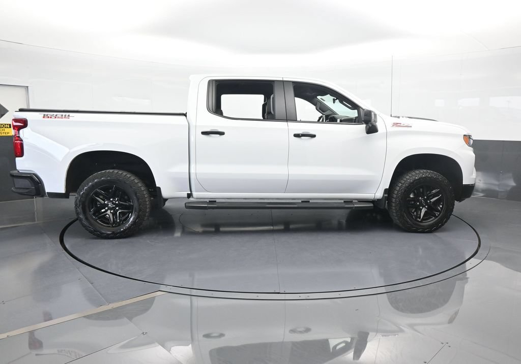 Used 2024 Chevrolet Silverado 1500 LT Trail Boss w/ LT Trail Boss Premium Package AWD/4WD image 7
