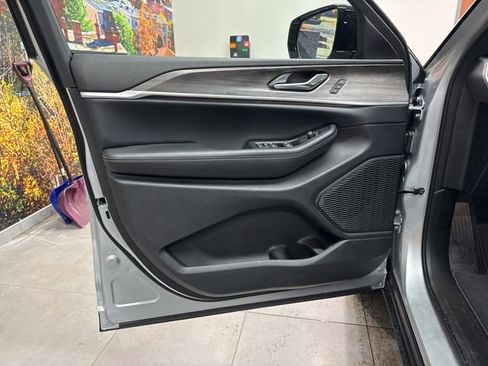 New 2025 Jeep Grand Cherokee Limited AWD/4WD image 21