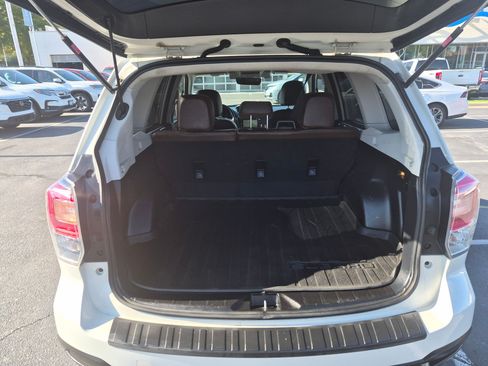 Used 2017 Subaru Forester 2.5i Touring AWD/4WD image 29
