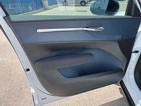 New 2025 Volvo EX30 Plus w/ Protection Package Premier image 10