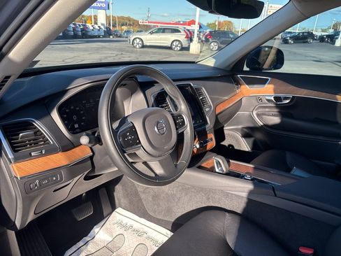 Certified 2022 Volvo XC90 T8 Inscription Expression w/ Climate Package image 17