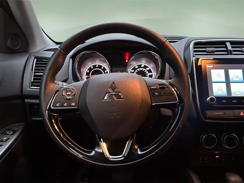 Used 2025 Mitsubishi Outlander Sport SE image 13