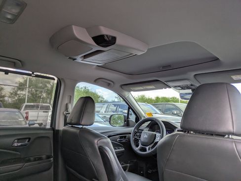 Used 2022 Honda Pilot Touring image 29