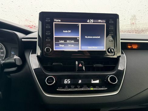 Used 2020 Toyota Corolla LE image 11