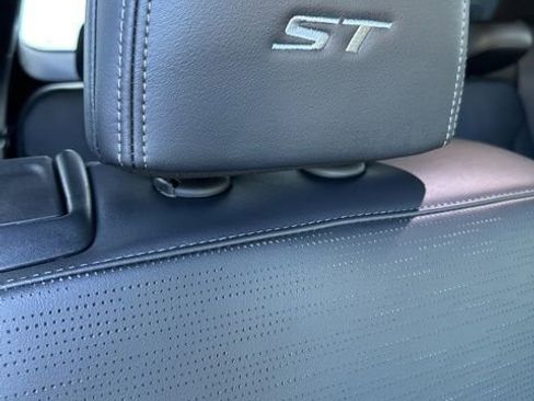 Used 2025 Buick Enclave Sport Touring image 44