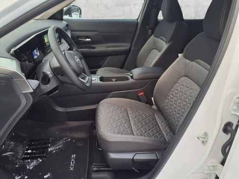 New 2026 Nissan Kicks SV w/ SV Premium Package image 4