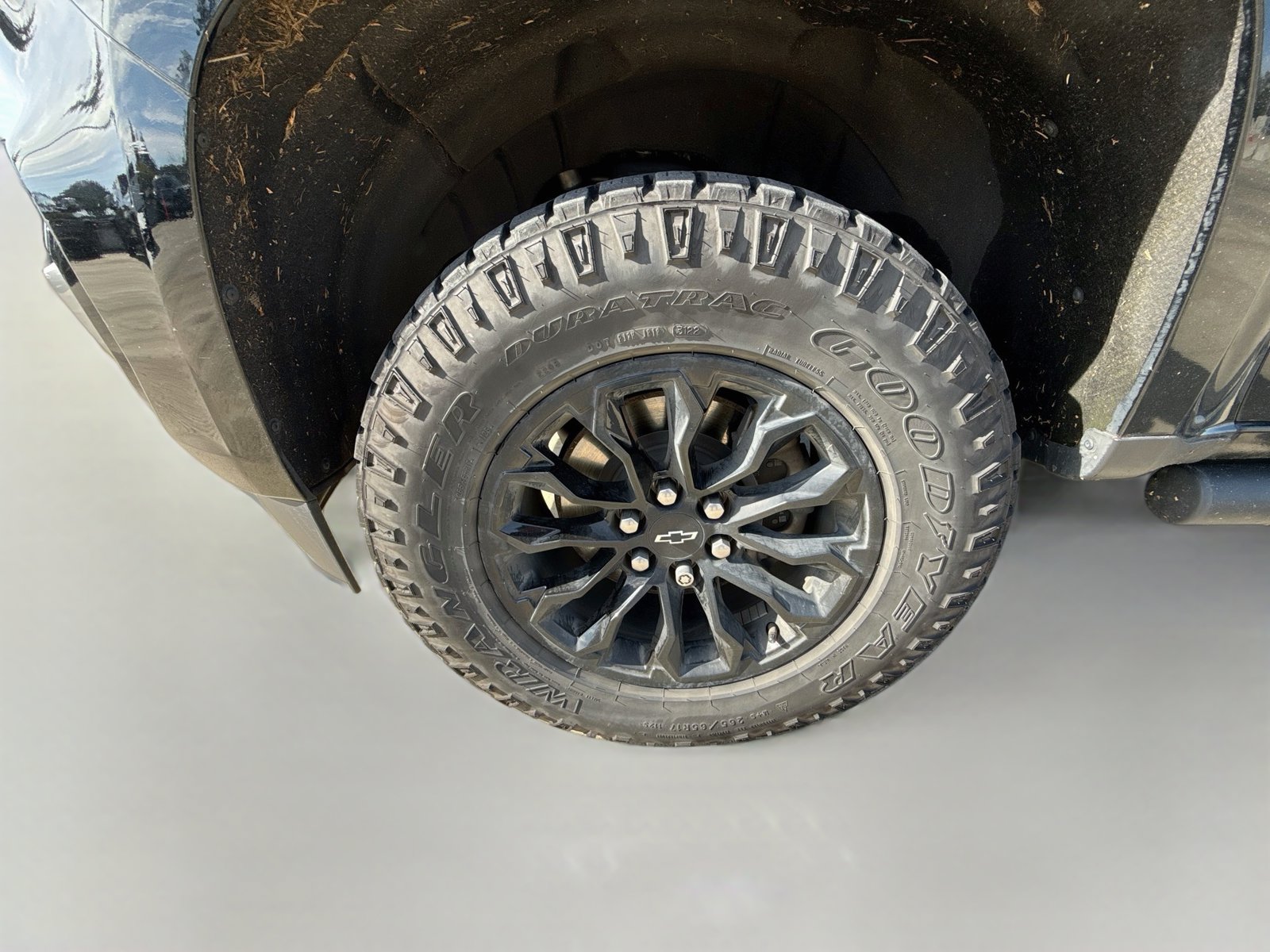 Used 2022 Chevrolet Colorado Z71 AWD/4WD image 9