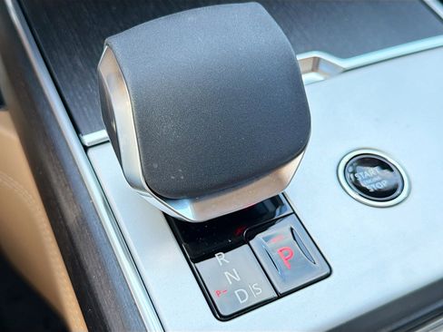 New 2026 Land Rover Range Rover SE image 30