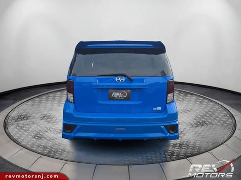 Used 2011 Scion xB image 4