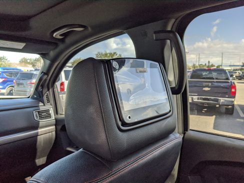 Used 2021 Nissan Titan PRO-4X w/ Pro-4x Convenience Package image 17