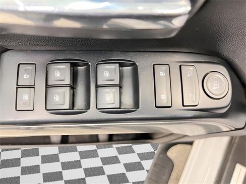 Used 2018 Chevrolet Silverado 1500 LT w/ All Star Edition image 15