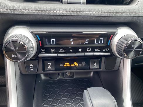 Used 2025 Toyota RAV4 XLE w/ Convenience Package AWD/4WD image 27