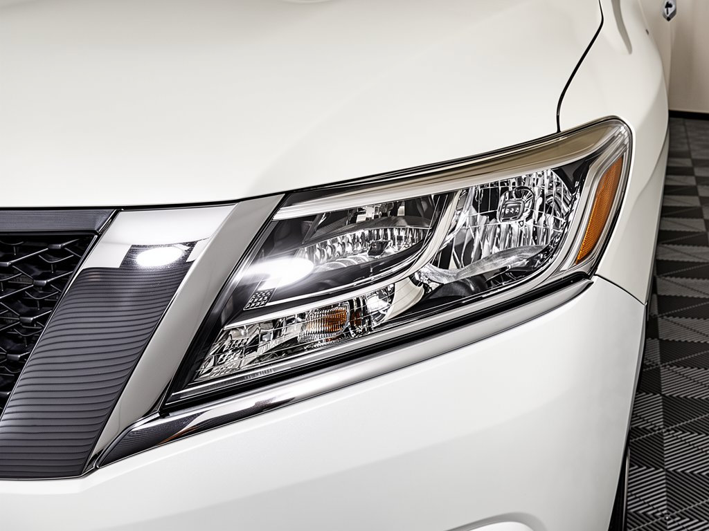 Used 2015 Nissan Pathfinder Platinum FWD image 14