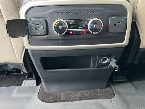 Used 2023 Ford Expedition Max Limited image 62