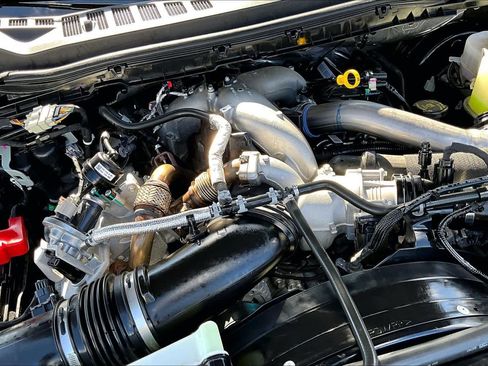 Used 2024 Ford F250 Lariat w/ Sport Appearance Package AWD/4WD image 32