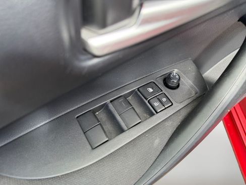 Used 2020 Toyota Corolla LE FWD image 21
