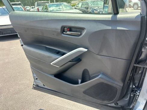 Used 2022 Toyota Corolla Cross LE FWD image 32