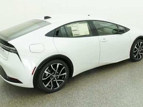New 2026 Toyota Prius Plug-In Hybrid FWD image 9