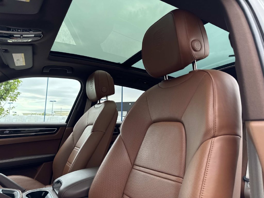 Certified 2023 Porsche Cayenne S Platinum AWD/4WD image 20